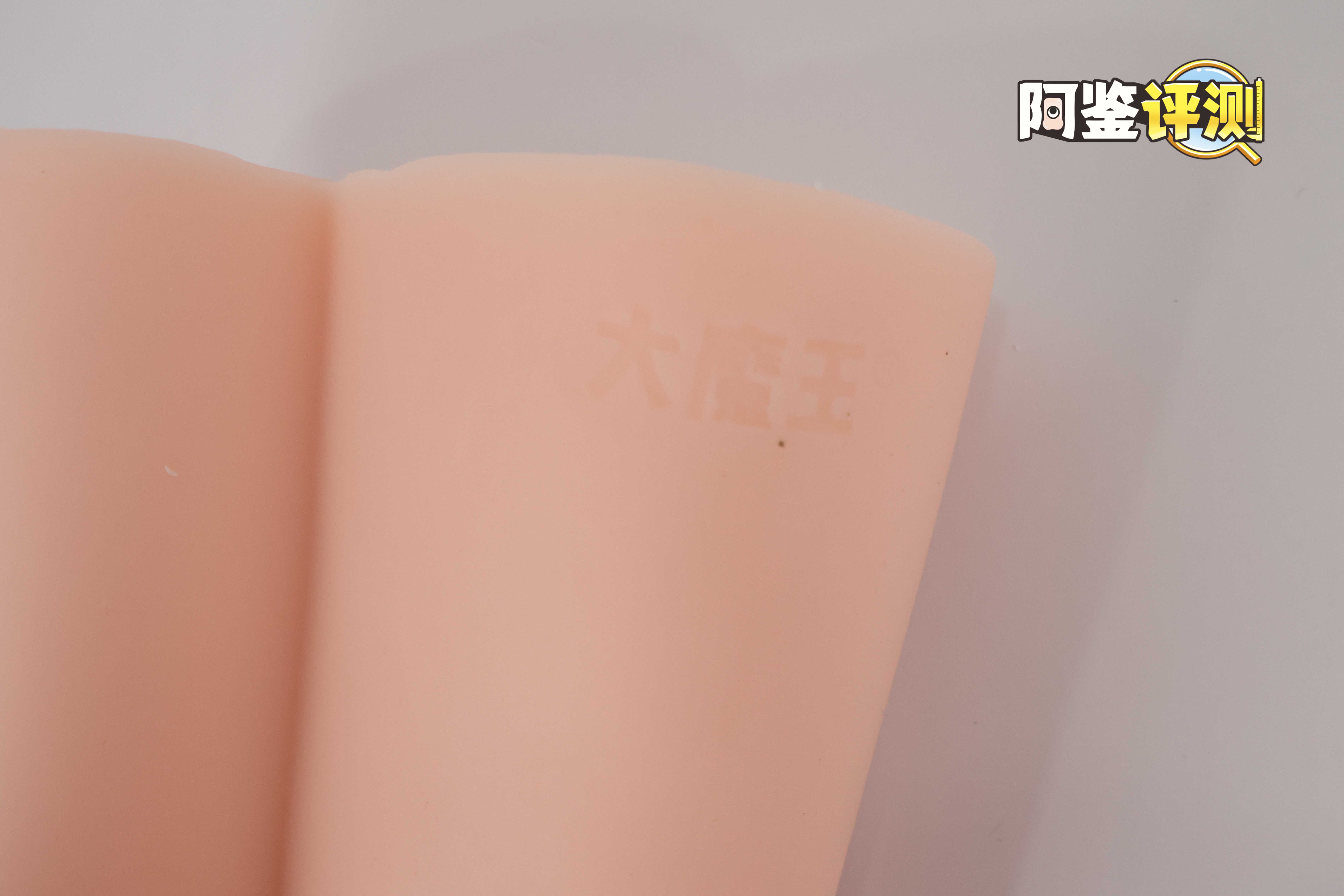 国产大魔王-jiojio评测!足控性癖大满足!难得一个可以使用的“玉足”