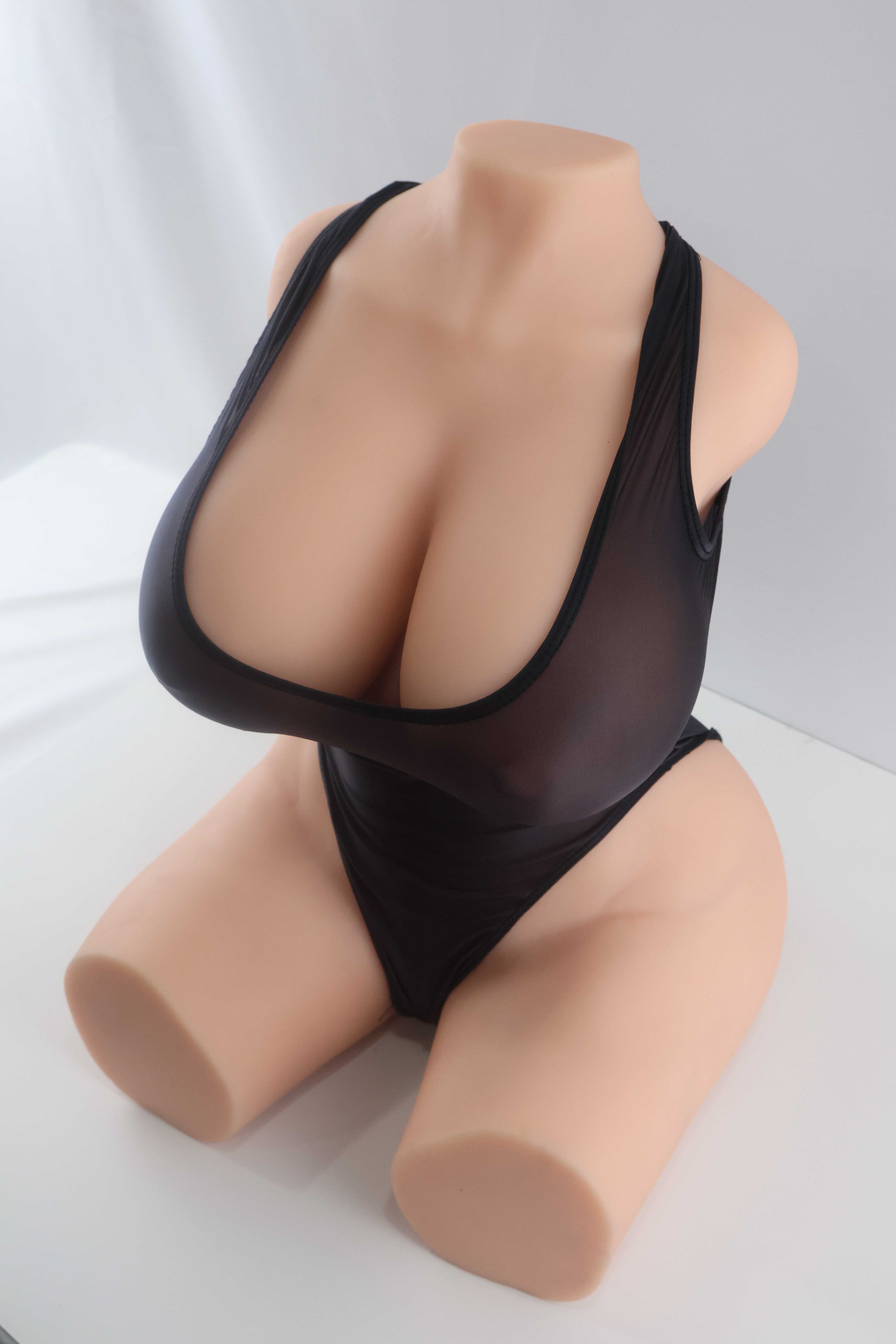 【流量警告】完熟女郎大身体试衣照片（废稿素材）