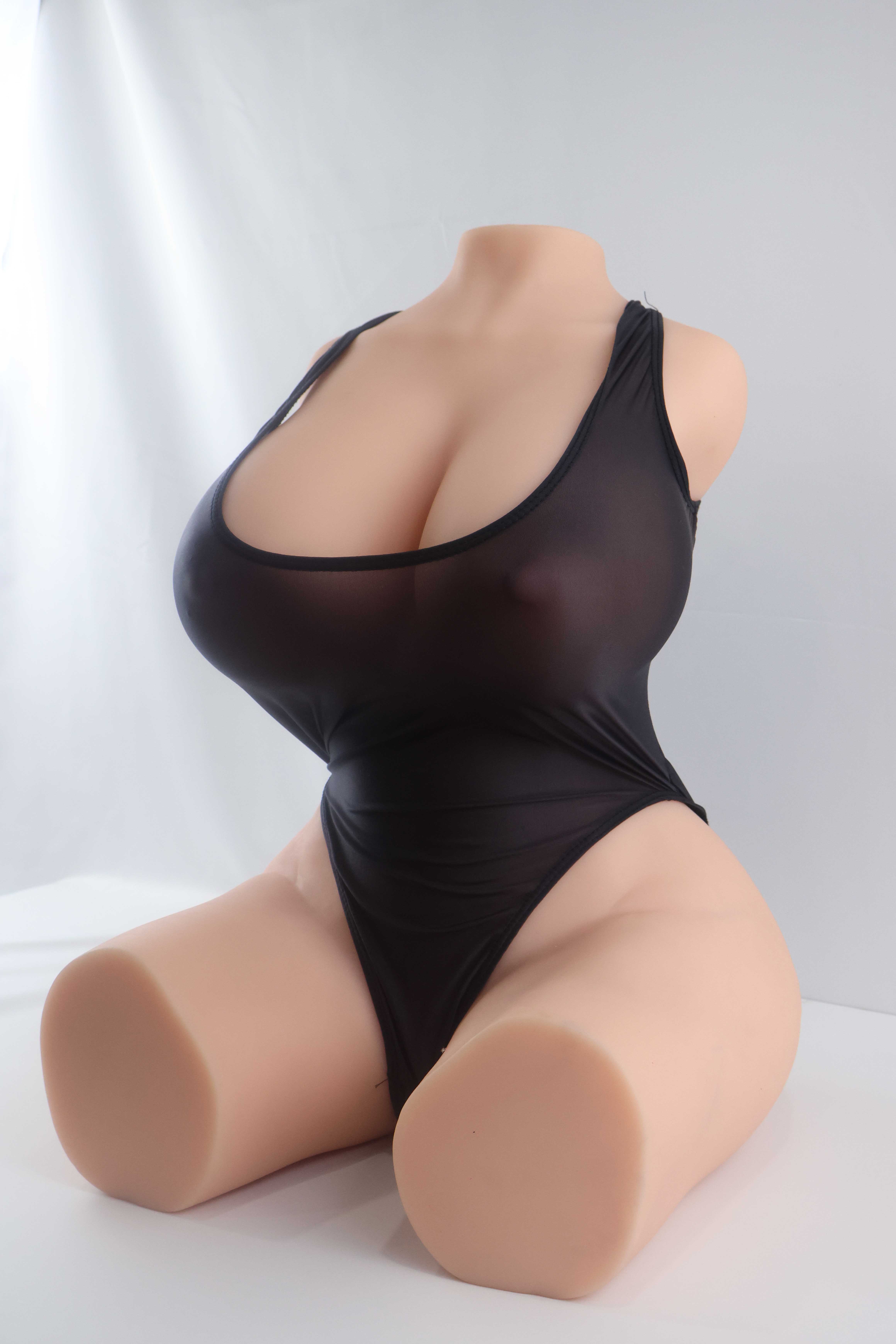 【流量警告】完熟女郎大身体试衣照片（废稿素材）