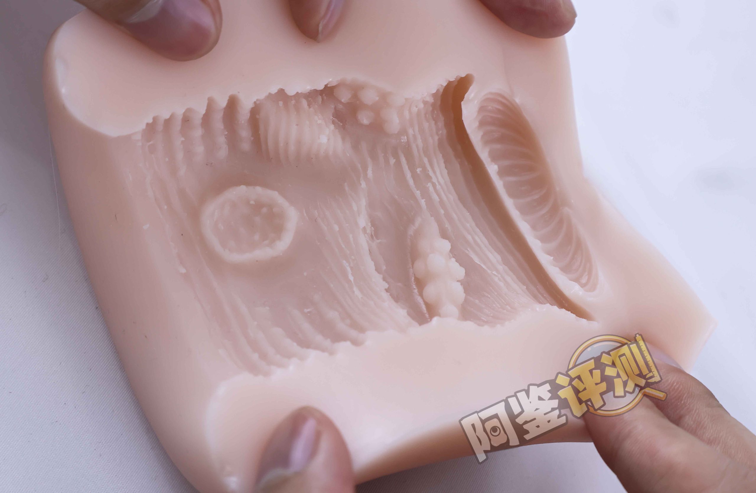 杯多多-“七彩罐娘”评测！隐蔽型的可乐罐飞机杯，图一乐还是真实用？（上：红，黄，橙）