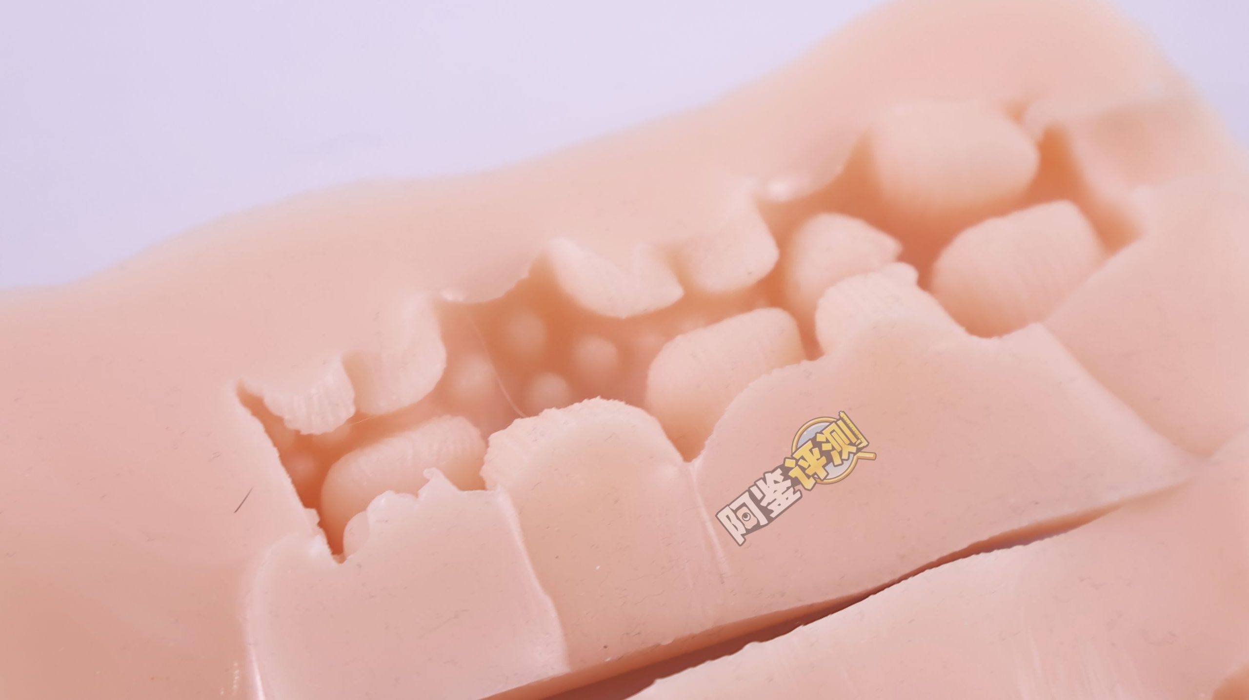 汤马托易士——“美优酱一年调教”评测！密布圆形石块的通道，把我的龟头狠狠卡住了...