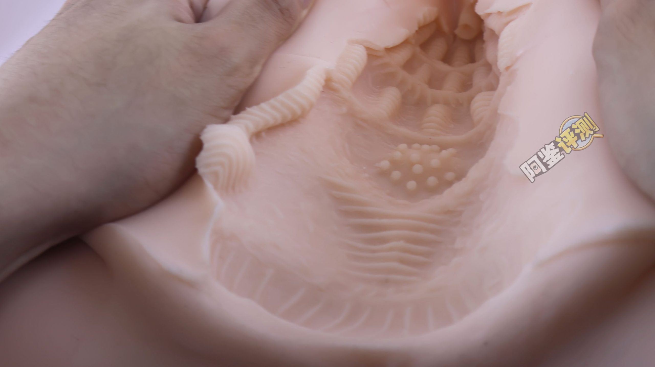 MACCOS——“纯洁之体”评测！少见的带腿小臀模，多种多样的视觉角度