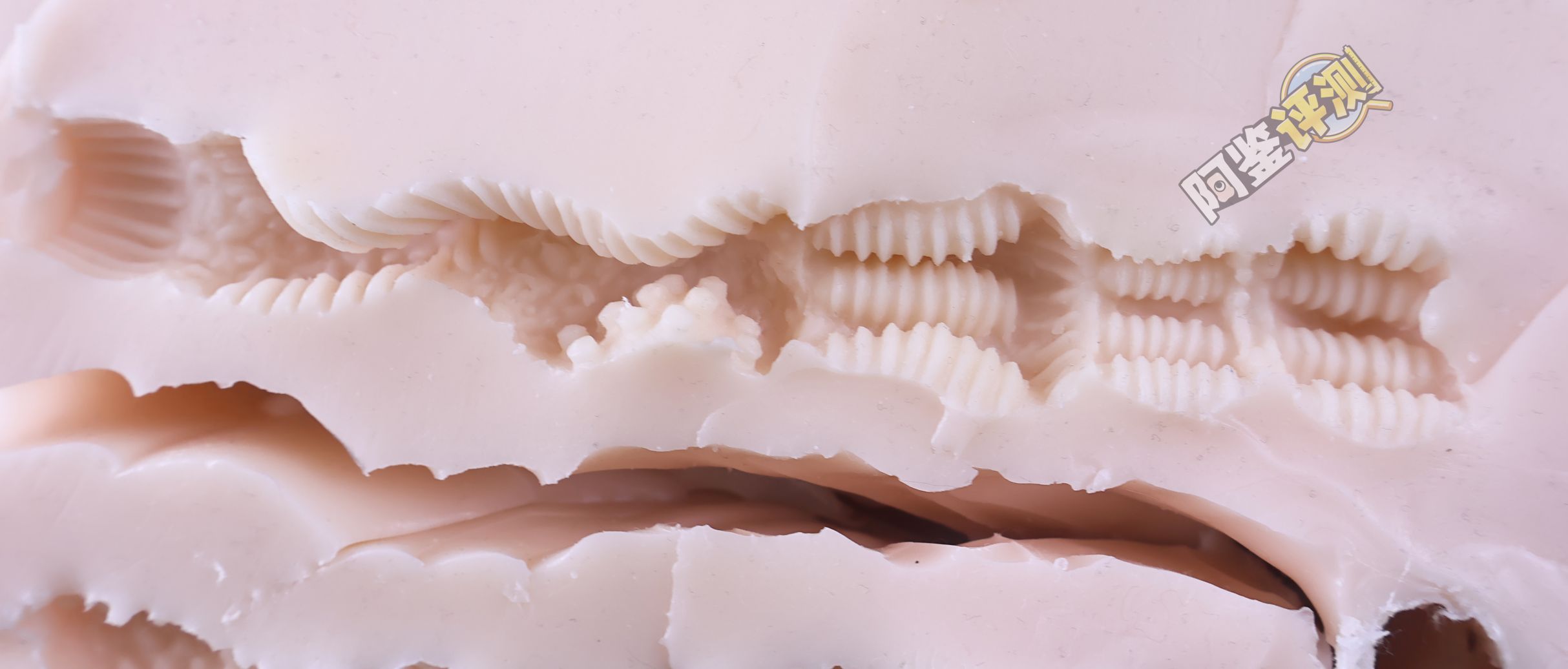 MACCOS——“纯洁之体”评测！少见的带腿小臀模，多种多样的视觉角度