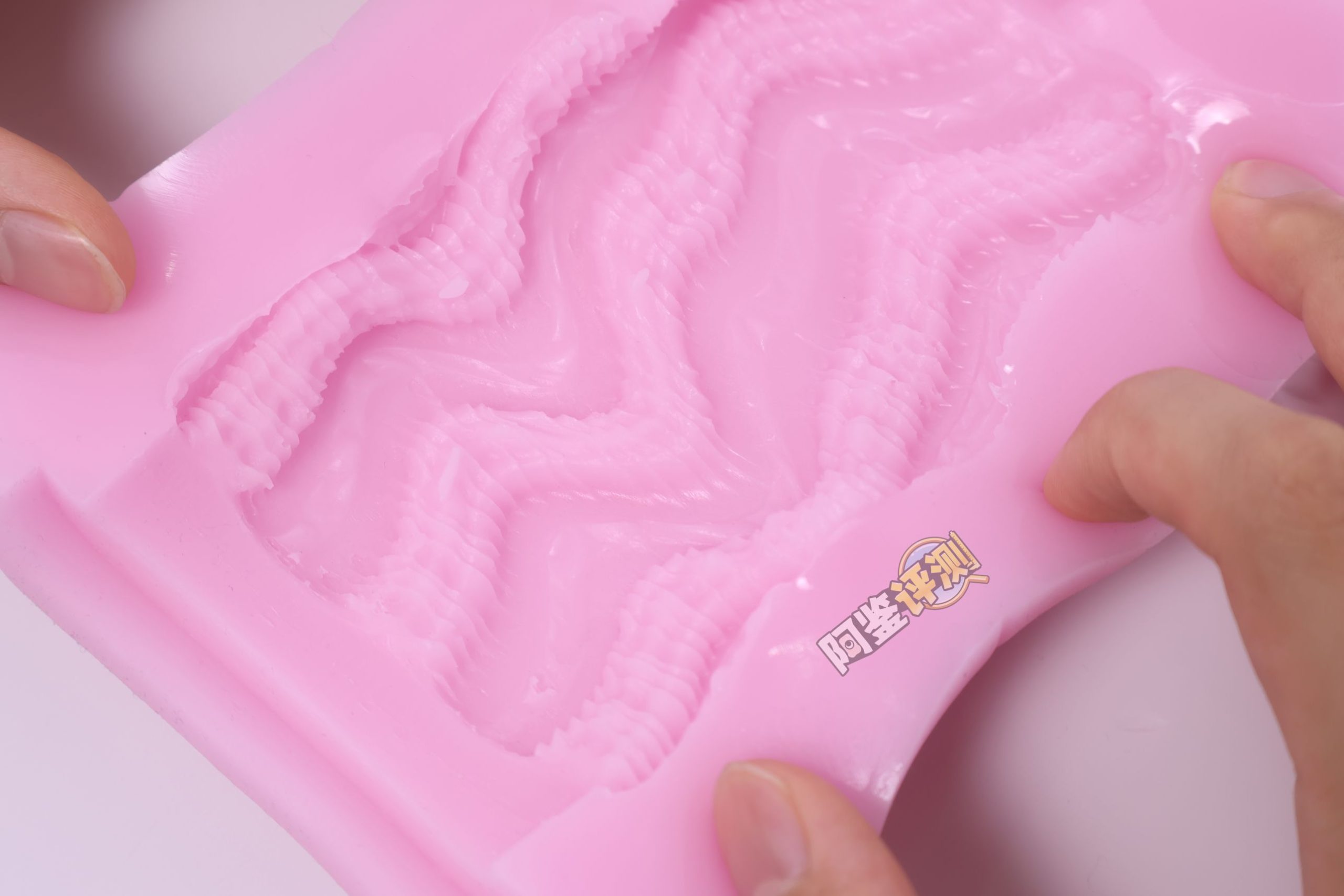 火炮——“傲慢雌小鬼-派娜酱”评测！大倒模上拆下来的杯子，肉感足够但有些简单