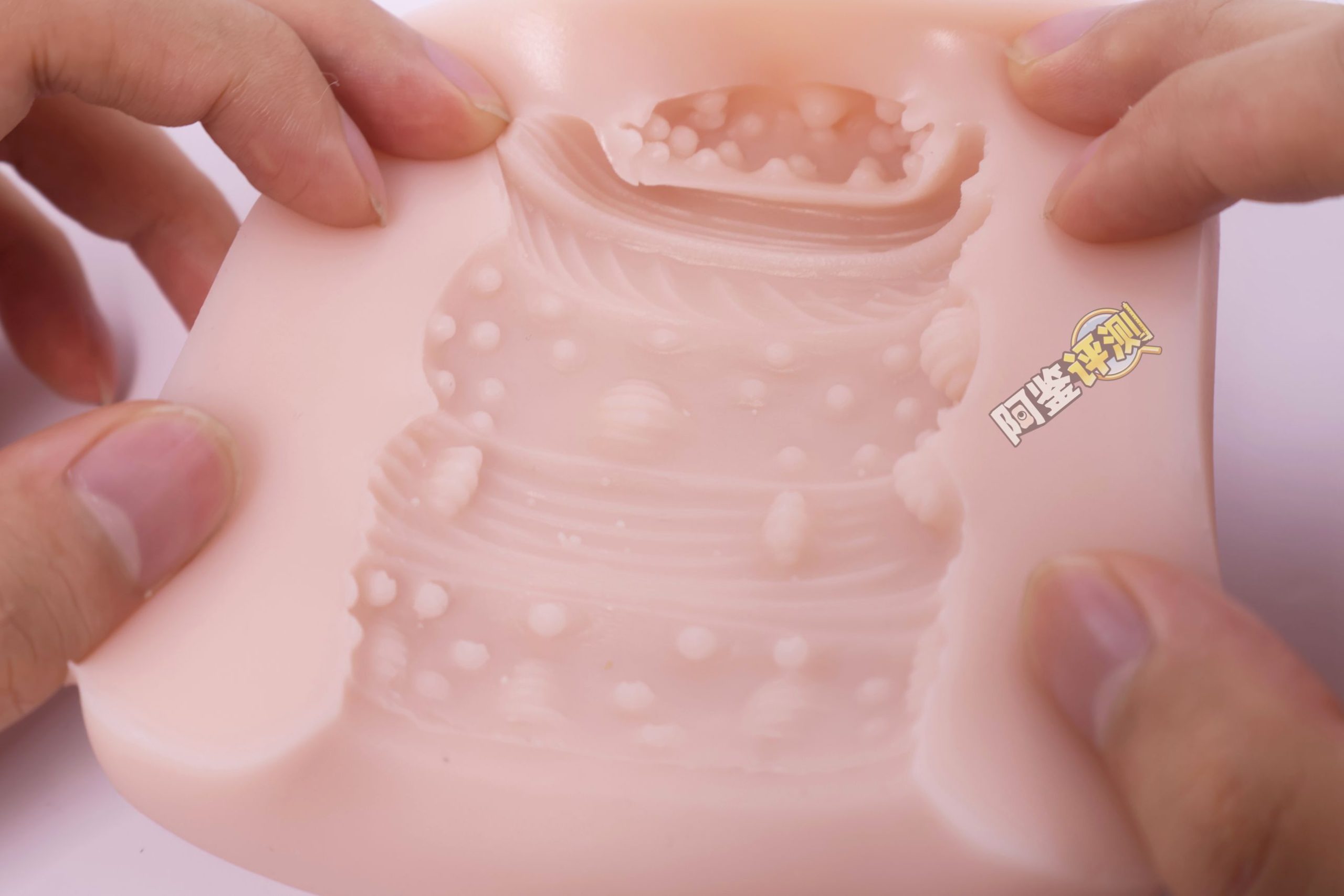 杯多多-“七彩罐娘”评测！隐蔽型小杯，图一乐还是真实用？（下：紫，粉，绿，蓝）