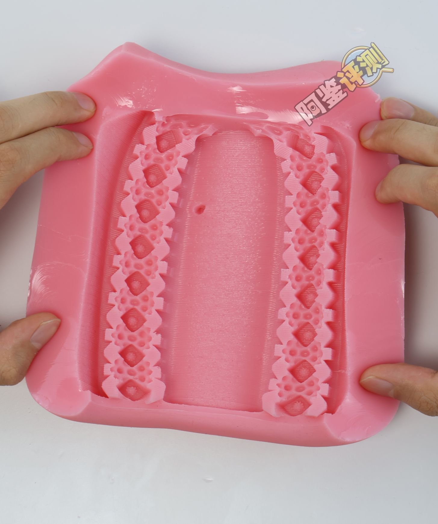 COOLP——“肉球喵杯”评测!粉色的超大圆柱,首创的“包裹式凸起”!