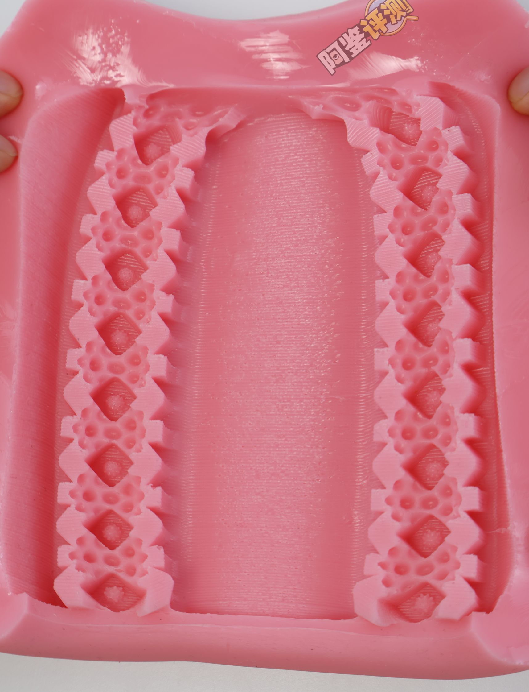 COOLP——“肉球喵杯”评测!粉色的超大圆柱,首创的“包裹式凸起”!