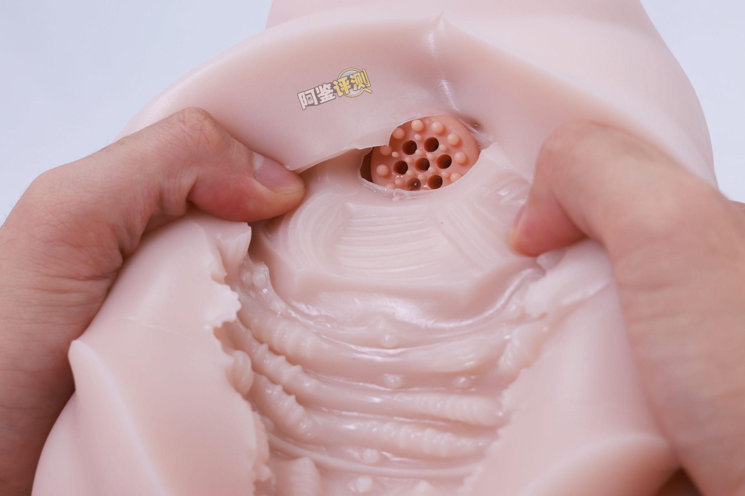 趣网COC——“YU酱”评测！大克重的吮吸电动杯，通道末端的奇怪吸气口