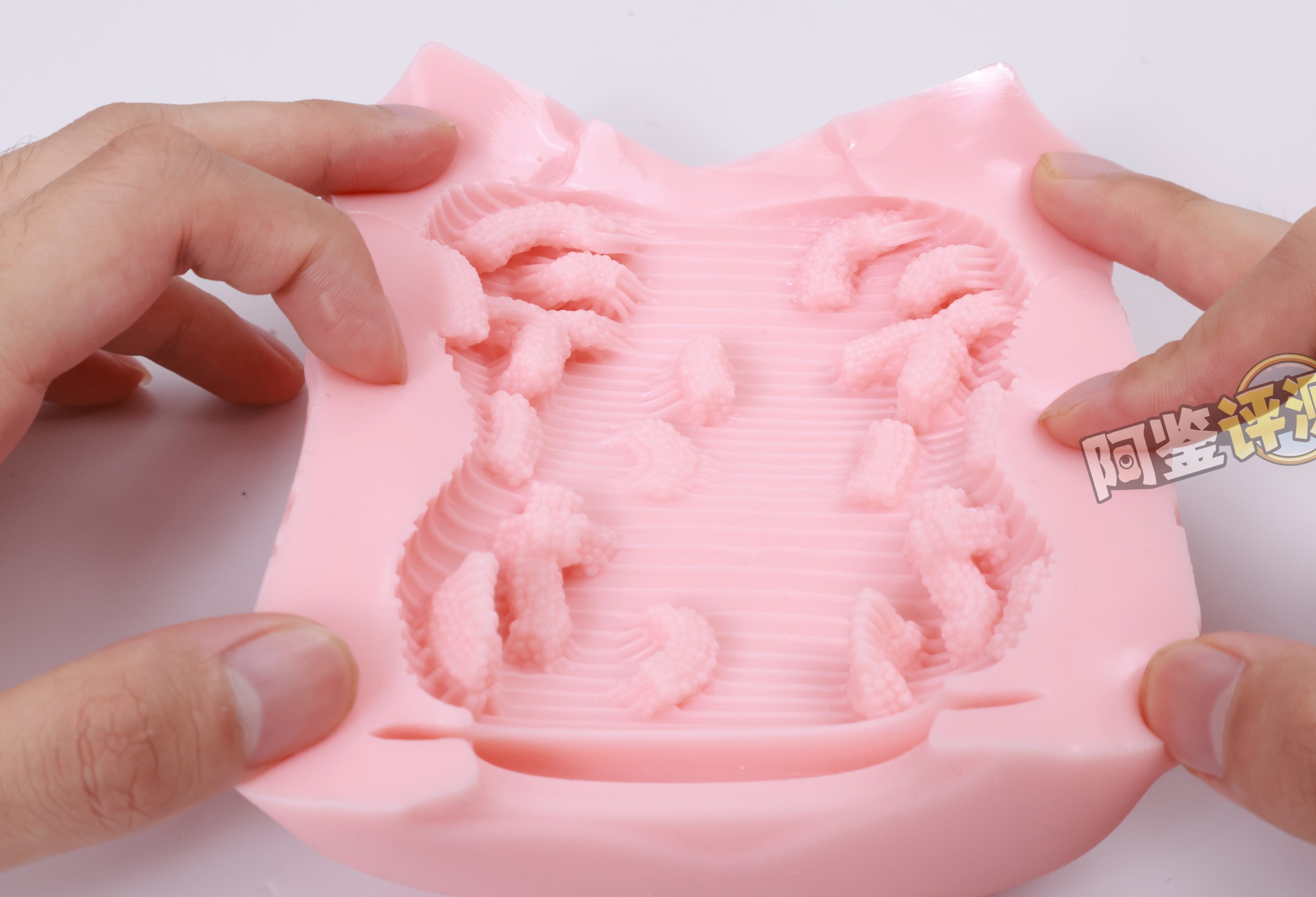 对子哈特——“ 梦幻术士”评测！似曾相识的杂乱感，这系列招牌的真空感已经消失不见了...