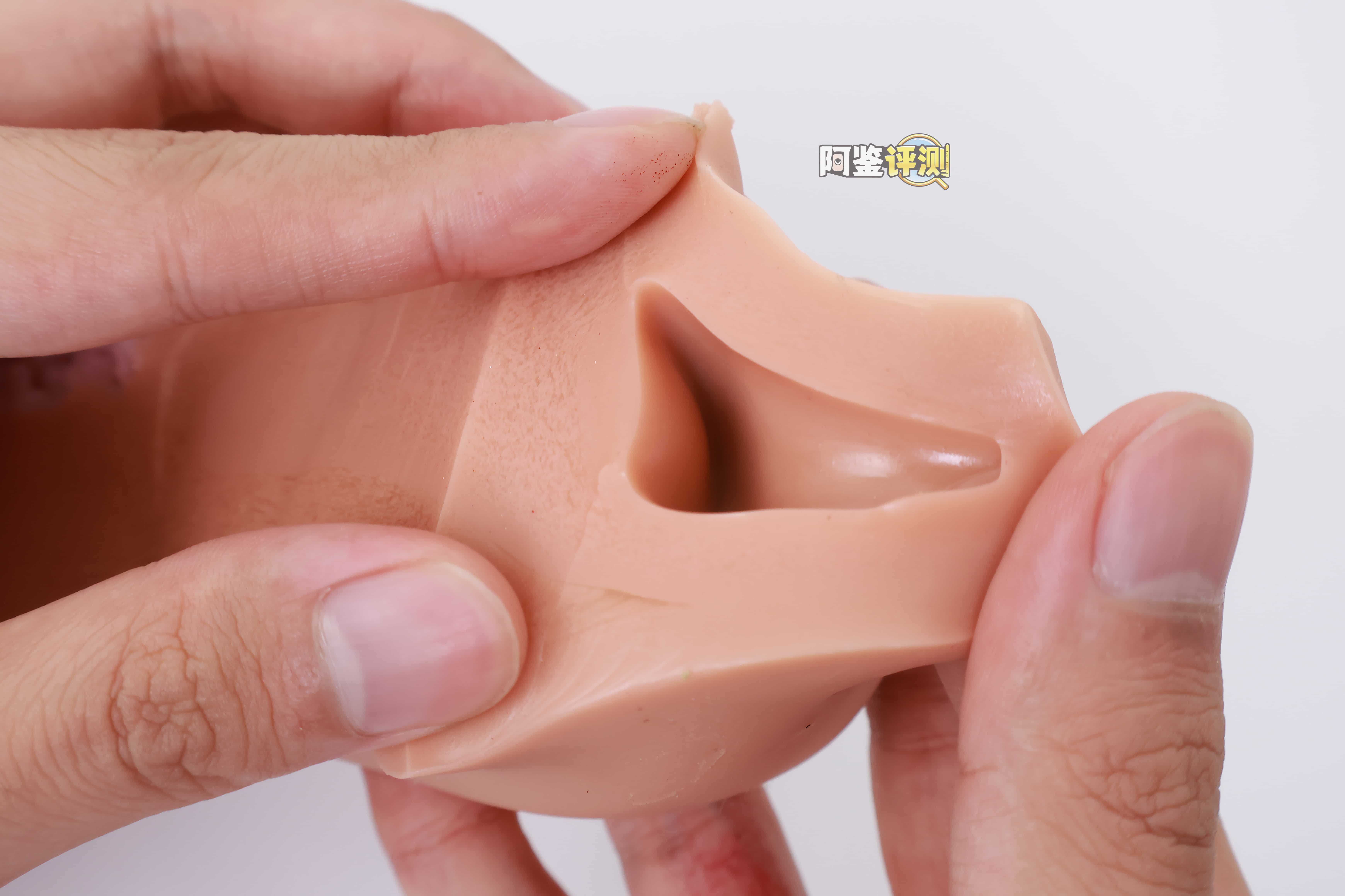 魔眼——“超丰满辣妹”评测！我用过最精致细腻的剐蹭纹理，却被粗糙的外形破坏掉了...