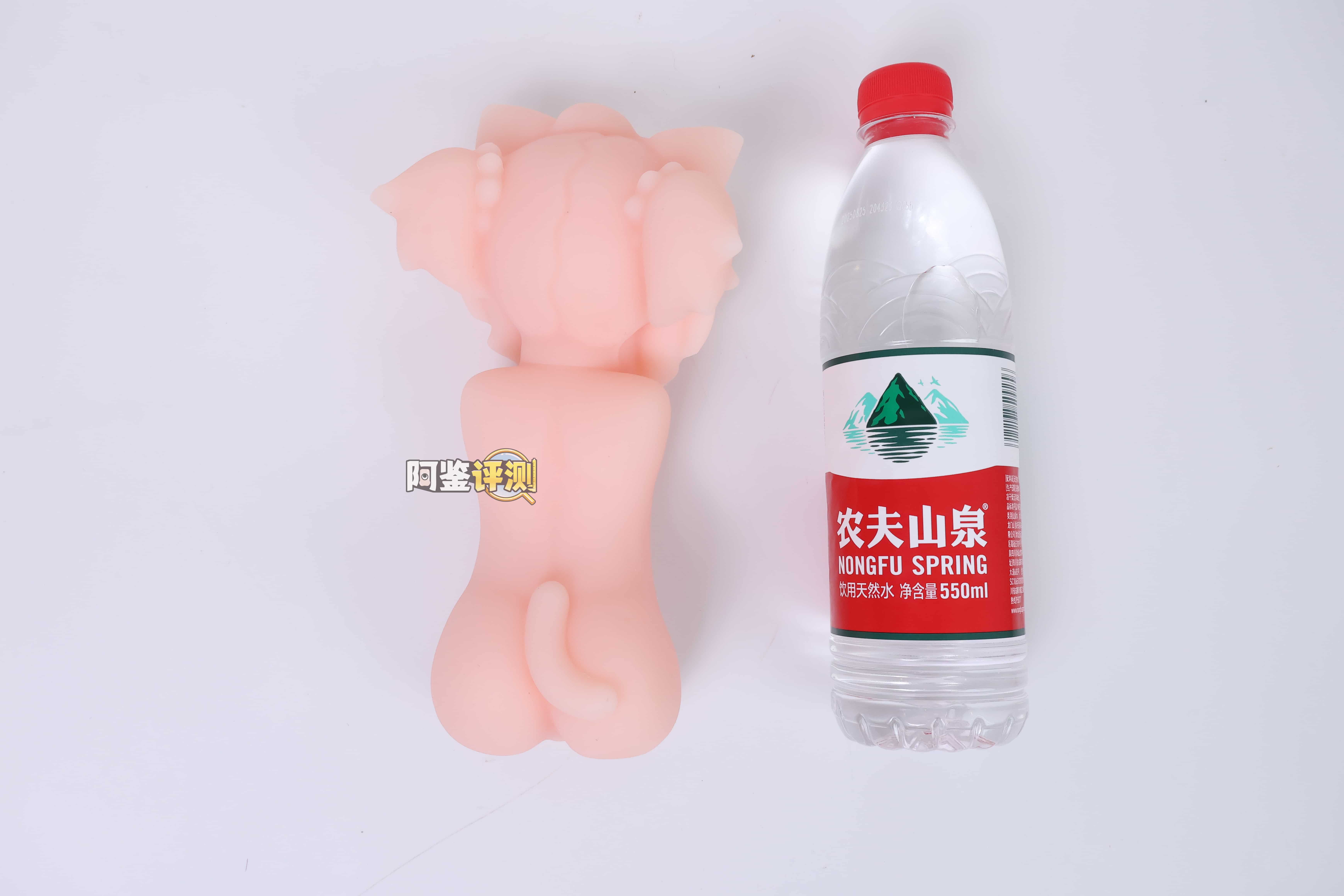 汤玛托易士——”猫乃井莉莉”评测！自家Vtuber联名的“人格排泄”主题杯，主题新奇但是设计敷衍