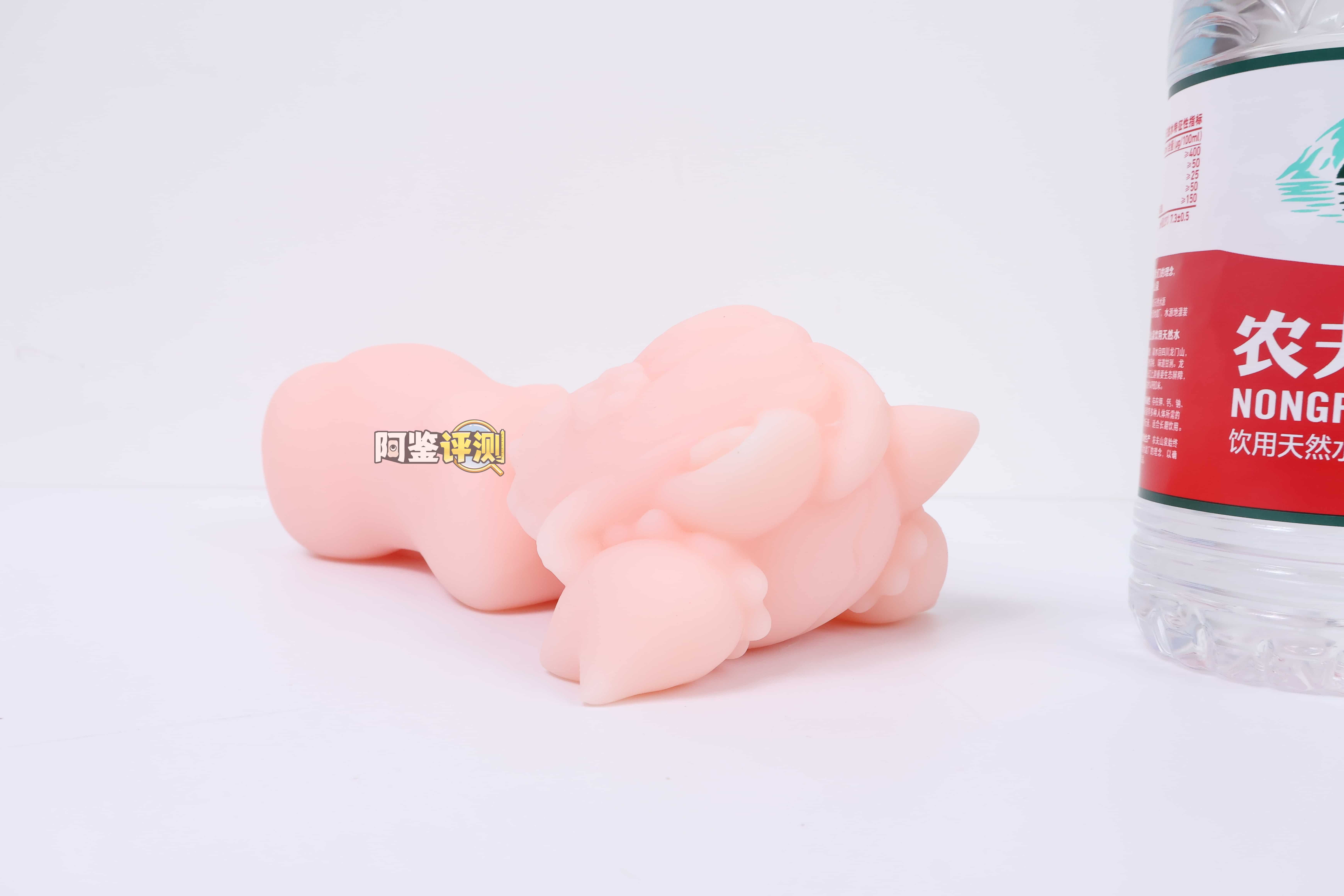 汤玛托易士——”猫乃井莉莉”评测！自家Vtuber联名的“人格排泄”主题杯，主题新奇但是设计敷衍