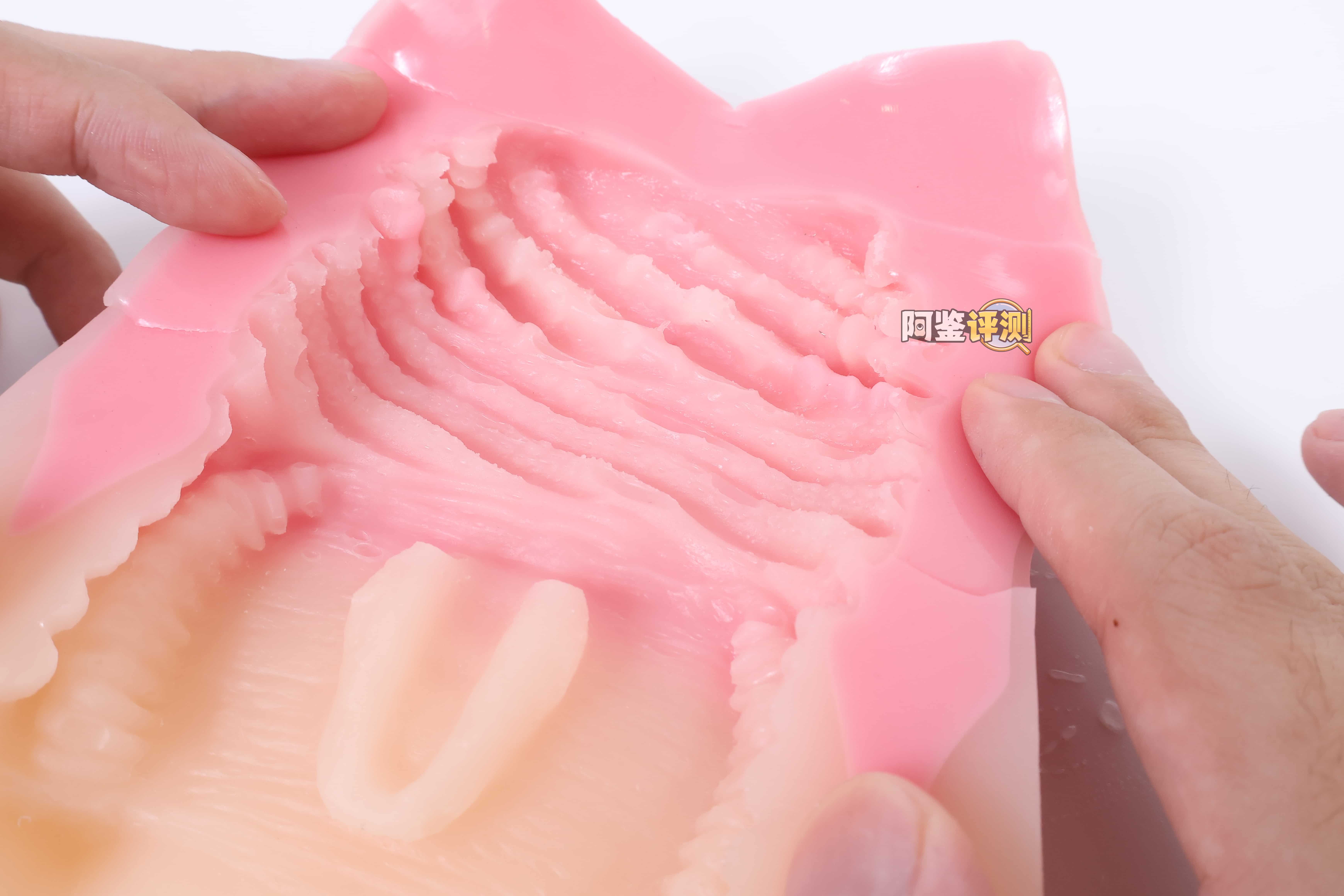 A-one——”回转双唇”评测!孩子们,这根本就不是口交杯....