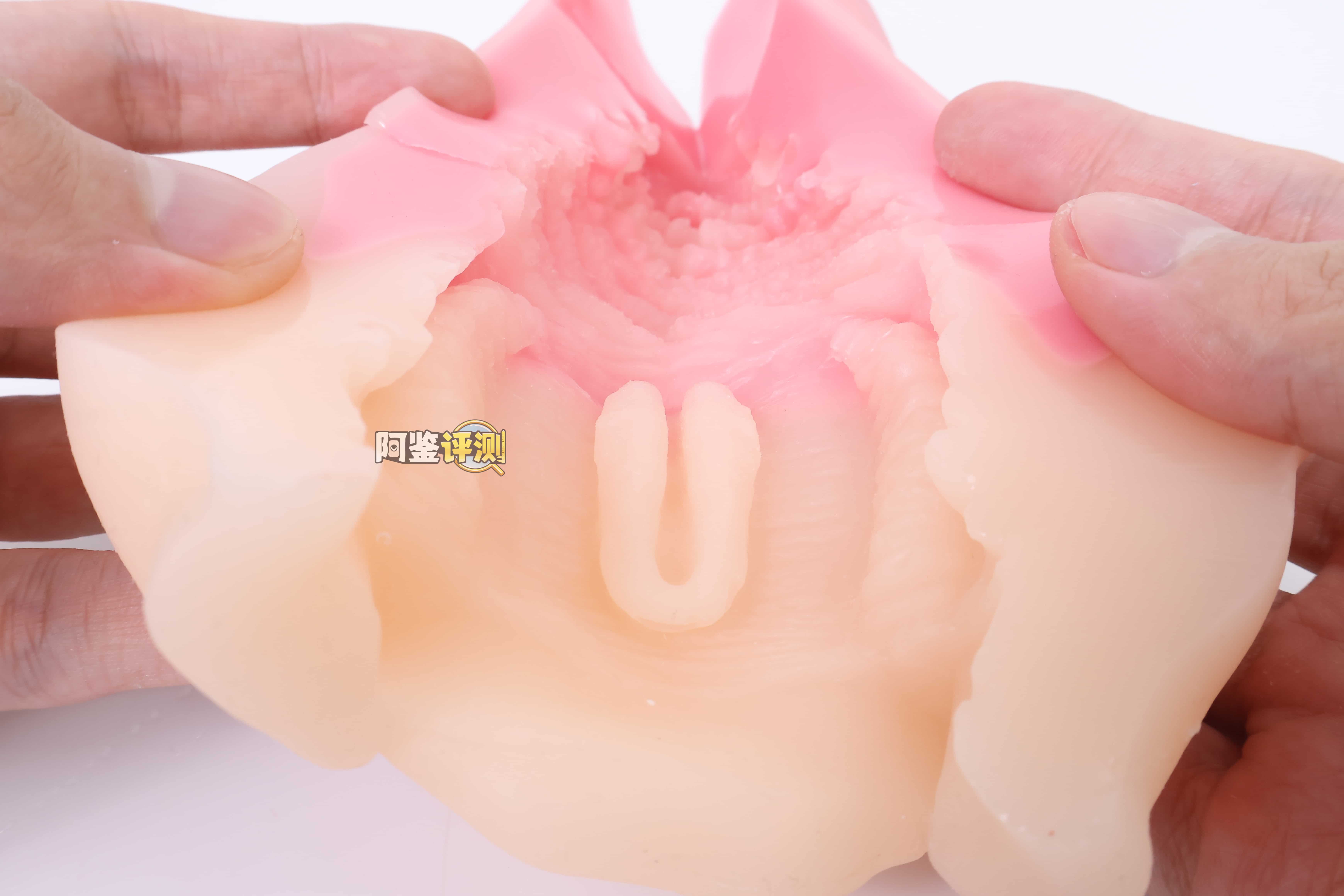 A-one——”回转双唇”评测!孩子们,这根本就不是口交杯....