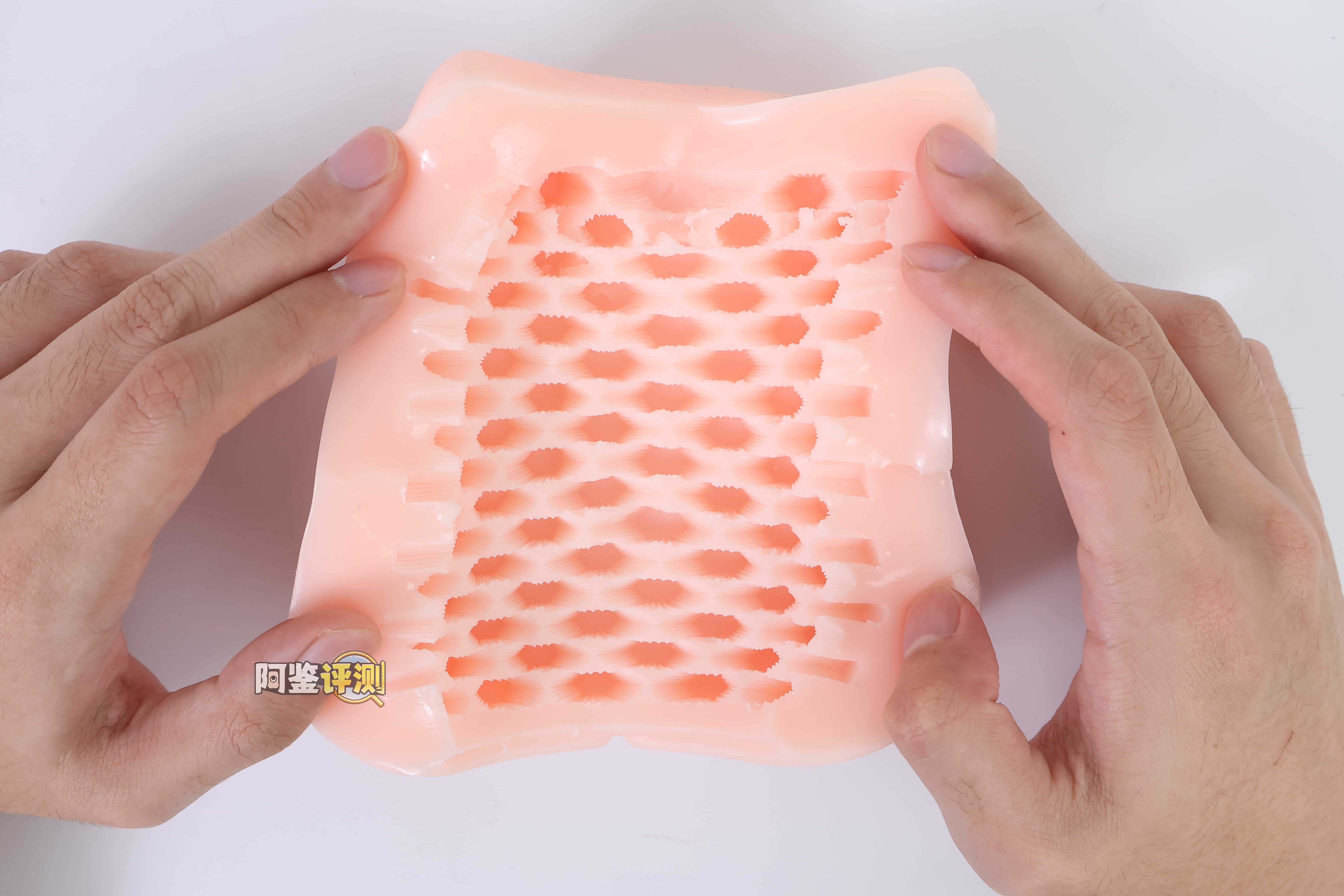 LIGRE——”六边之力”评测!楼梯一样的新颖刷子刺激感,但结构太过密集让牛牛很容易麻木...