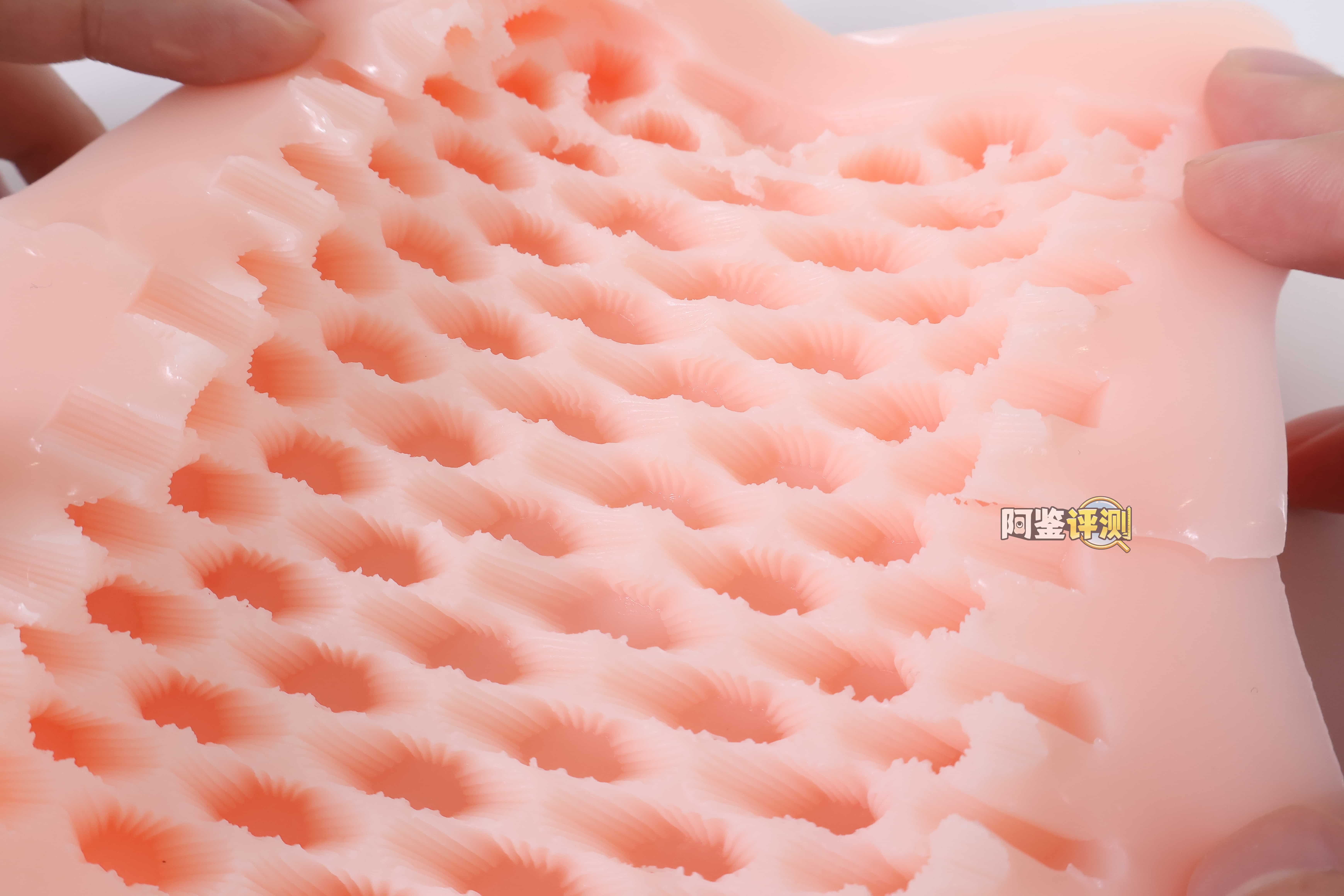 LIGRE——”六边之力”评测!楼梯一样的新颖刷子刺激感,但结构太过密集让牛牛很容易麻木...