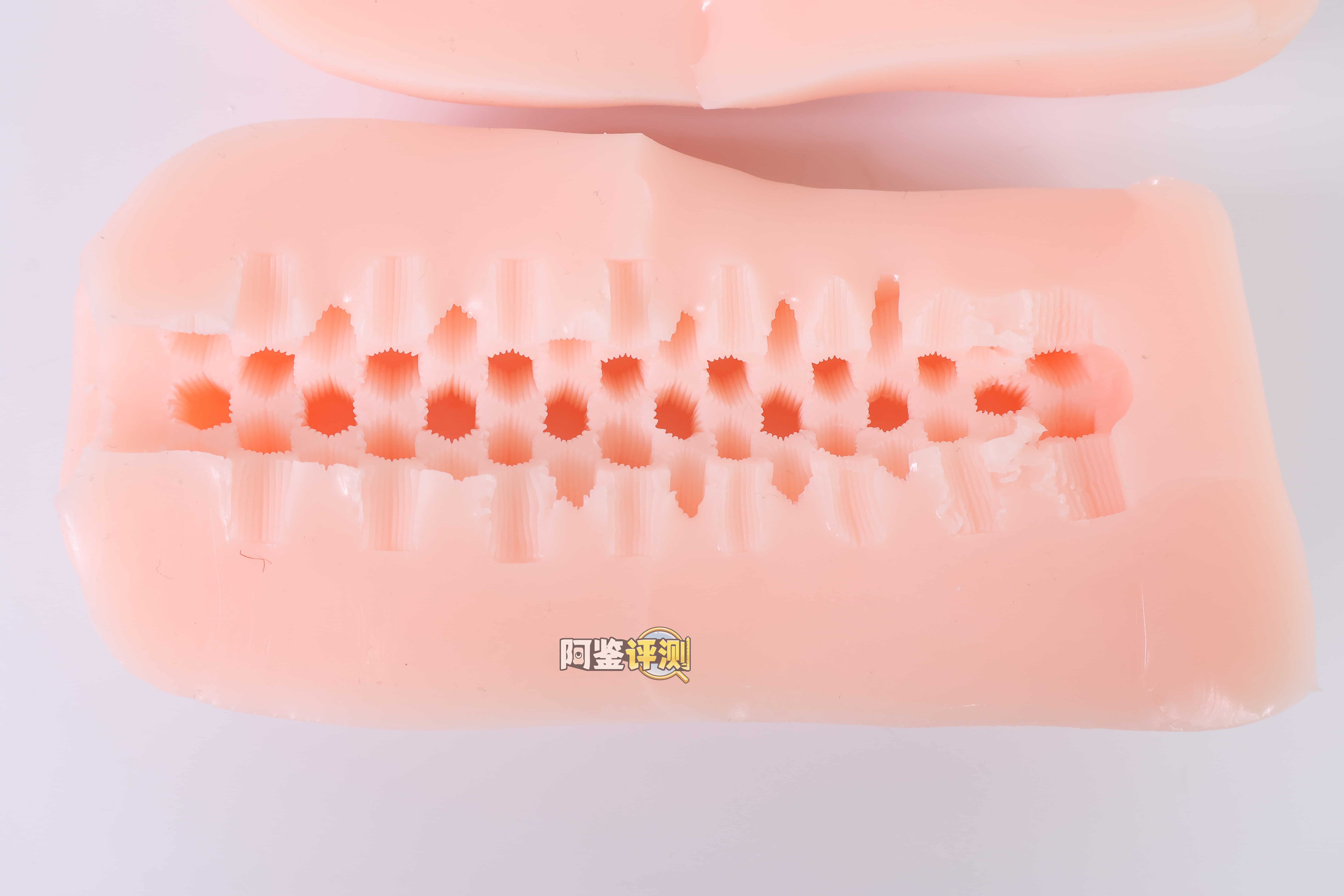 LIGRE——”六边之力”评测!楼梯一样的新颖刷子刺激感,但结构太过密集让牛牛很容易麻木...