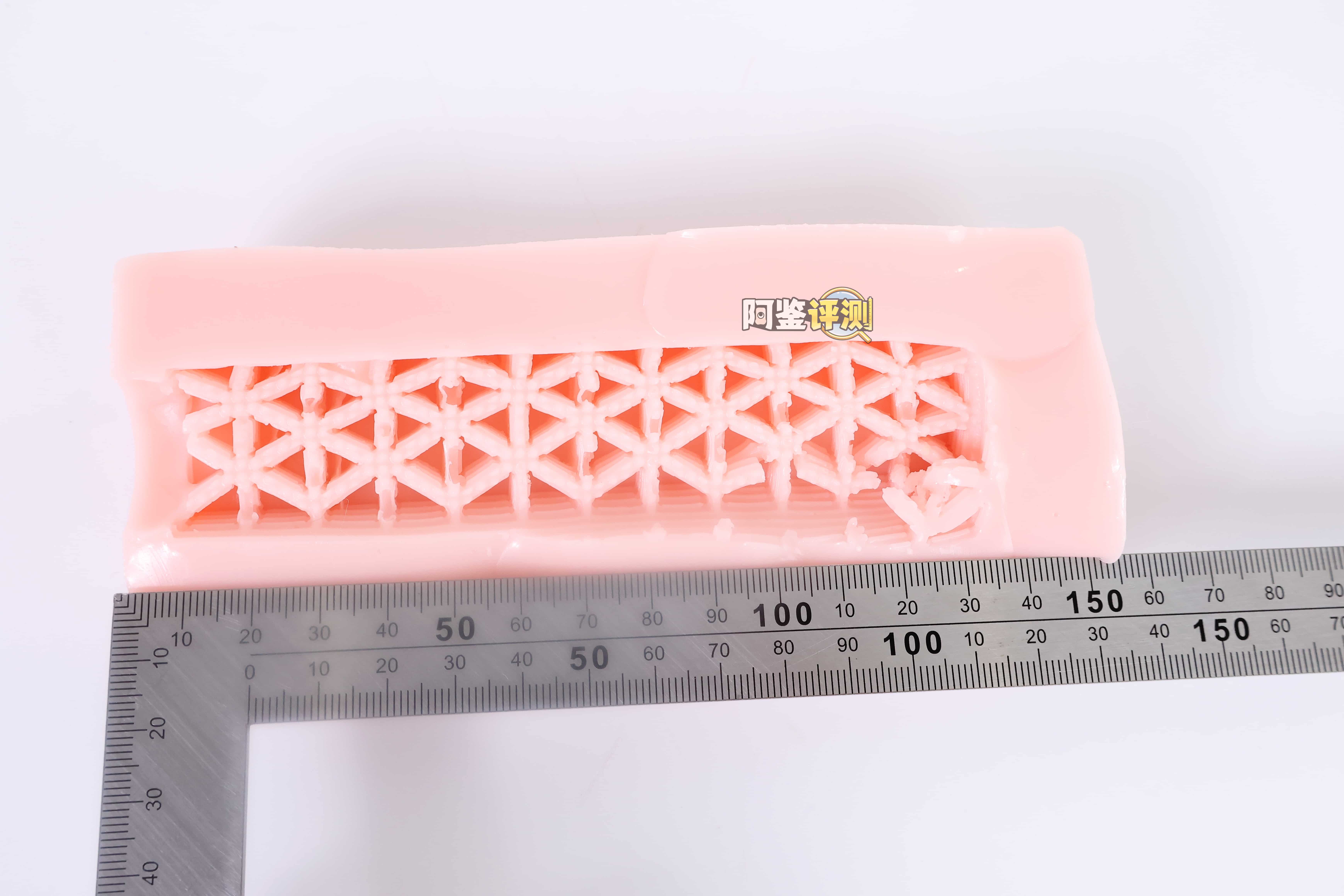 火炮——”假面怪盗”评测!越来越浮夸的双面结构!像是玻璃花窗一样的复杂网格凸起